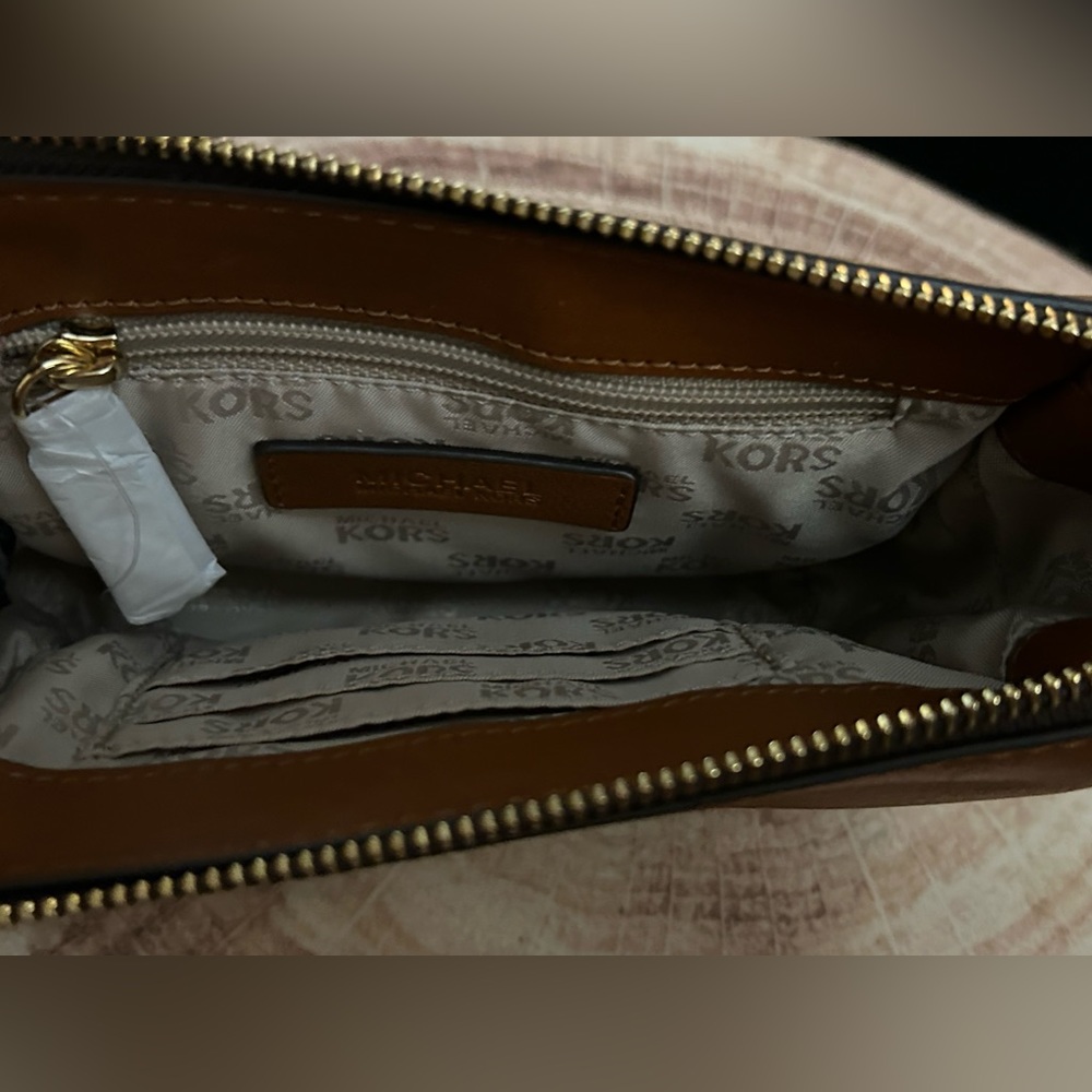 Authentic Michael Kors Florence Crossbody Purse. Never Used. - Picture 14 of 16